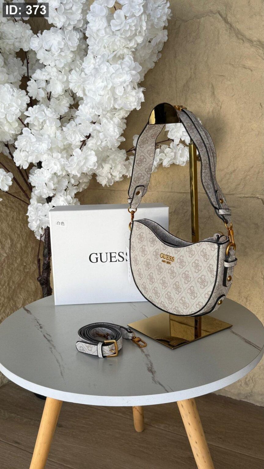 شنطة جيس / guess - Round bag ماستر كواليتي شامل علبة