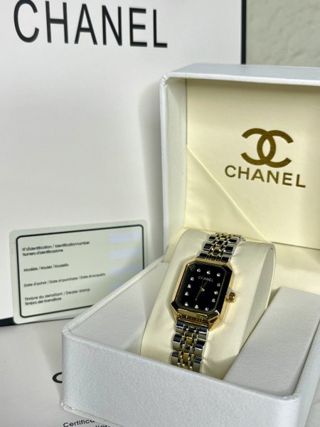 ساعة شانيل شامل علبة وكيس