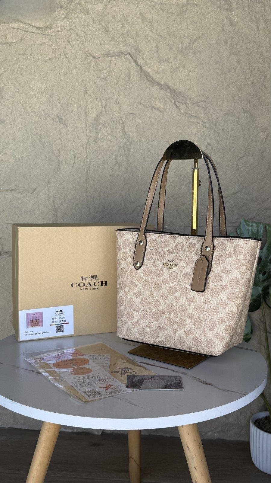 شنطة Signature canvas – بيج