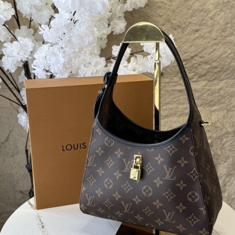 شنطة Slouchy pm