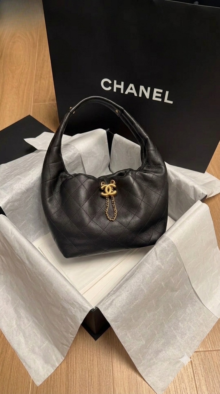 شنطة Maxi Hobo Black