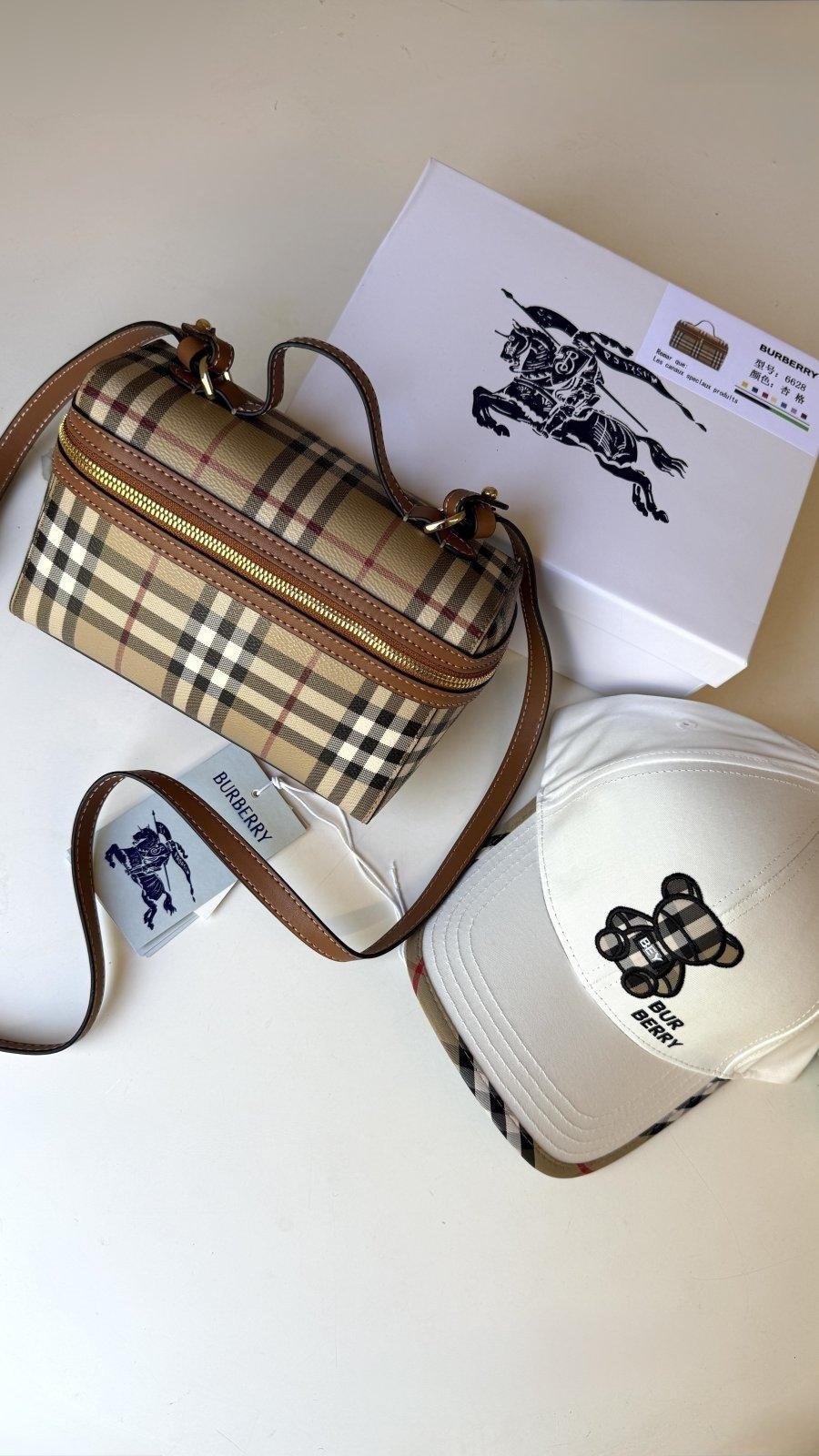 شنطة Mini Check Vanity Bag – كمل