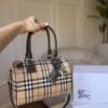 uvara-17404-17402-clean شنط Bowling Bag حجم متوسط – زيتي