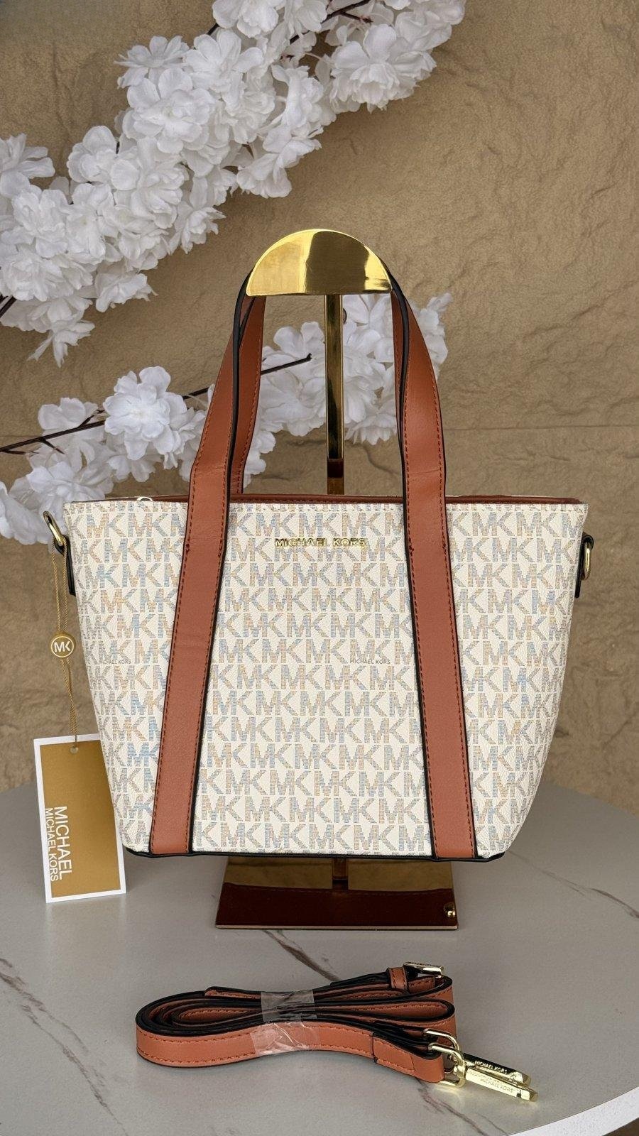 uvara-17488-17486-clean شنطة حجم متوسط – ابيض
